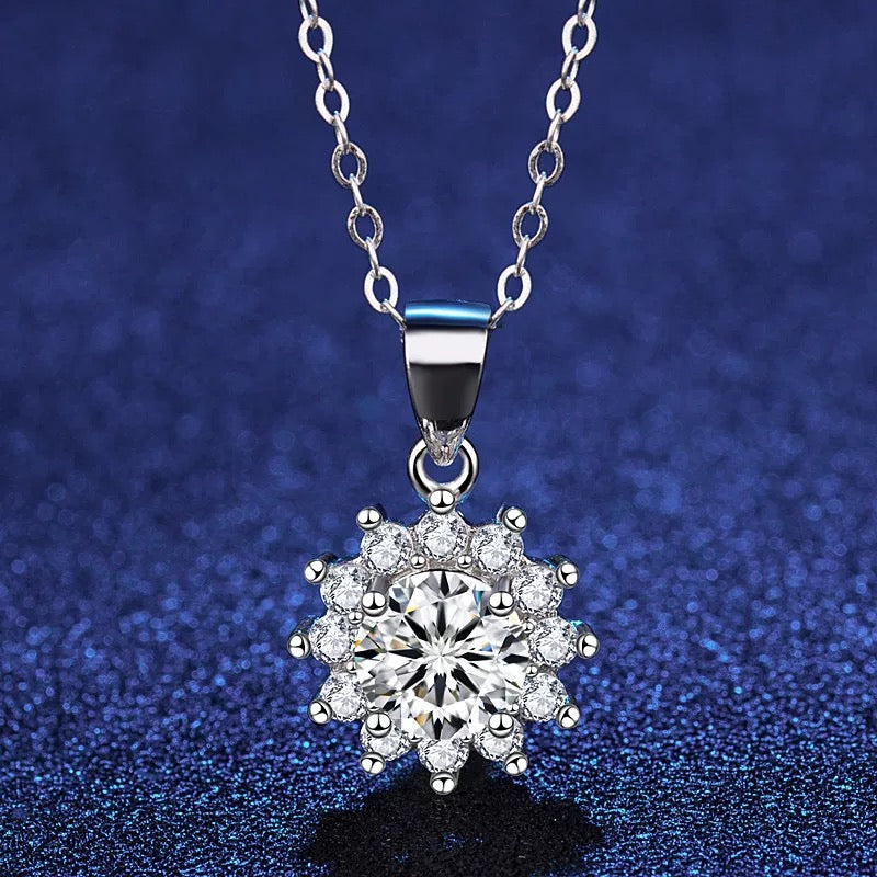 Diamond Necklace Women S925 Sterling Silver 1 Karat Summer Simple Pendant Clover Choker Valentine's Day Gift