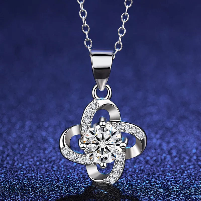 Diamond Necklace Women S925 Sterling Silver 1 Karat Summer Simple Pendant Clover Choker Valentine's Day Gift