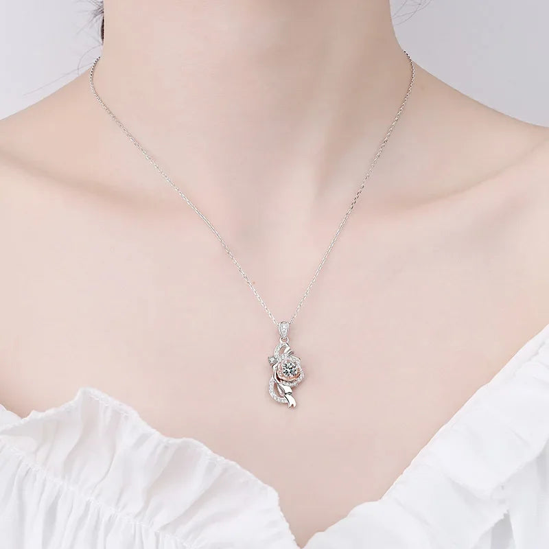 18K gold necklace a rose necklace for women inlaid with moissanite0.5carat electroplated pt950 platinum color pendant