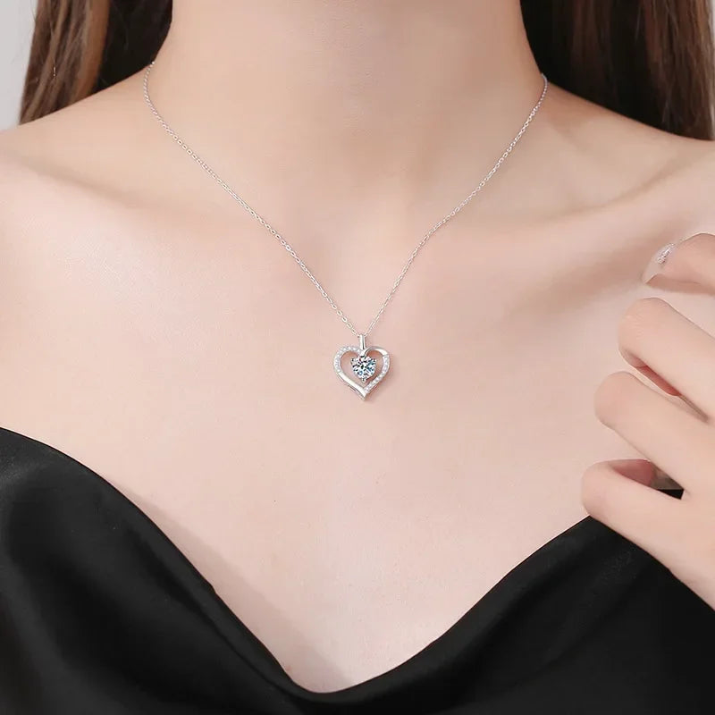 Heart Necklace 100% 925 Sterling Silver 1ct D Color Moissanite Pendant Necklace For Women Sparkling Wedding Party Fine Jewelry