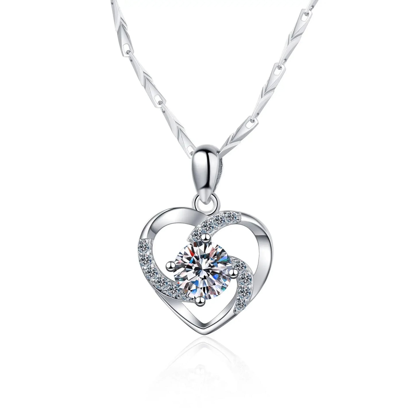 18K gold heart-shaped women's plated PT950 platinum pendant short clavicle chain diamond  0.8carat moissanite necklace gift